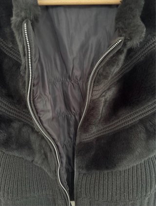 Chaqueta bolero pelo negro cremallera