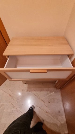 Cajonera de madera con 3 cajones