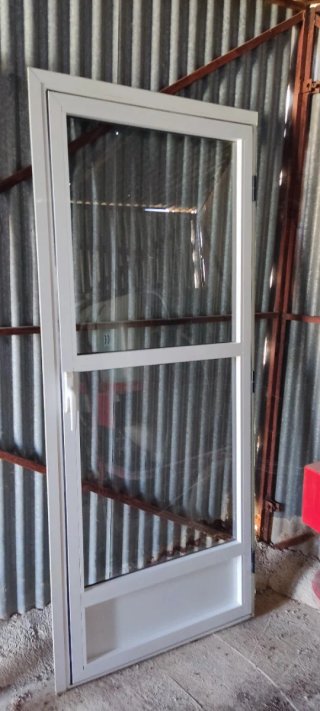 Puerta doble acristalamiento