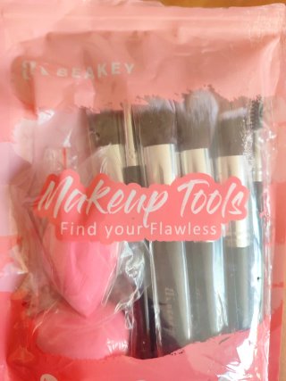 Set 10 Brochas de Maquillaje BEAKEY + Esponjas