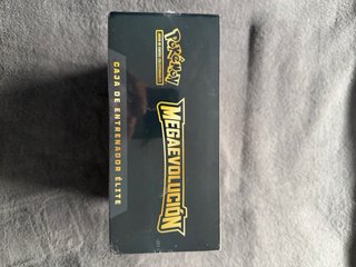 Caja Entrenador Élite Pokémon Megaevolución