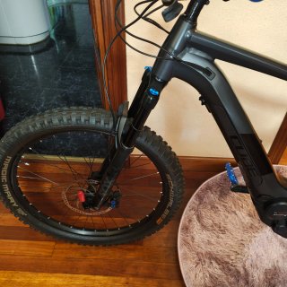 Bicicleta eléctrica Cube, motor nuevo. Talla XL