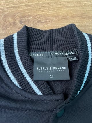 Chaqueta Supply & Demand SD Negra y Gris