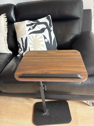 Mesa auxiliar portátil nogal