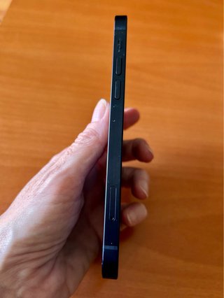 iPhone 12 Negro 64GB + Cable Original + 2 fundas