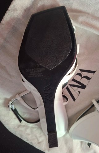 Sandalias de Charol Blanco Zara