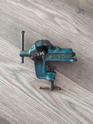 Torno de mesa pequeño