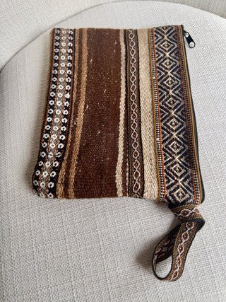 Neceser cartera andina de manta tejida a mano
