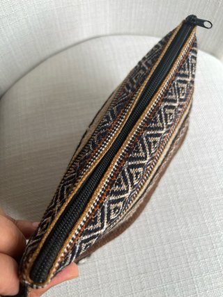 Neceser cartera andina de manta tejida a mano