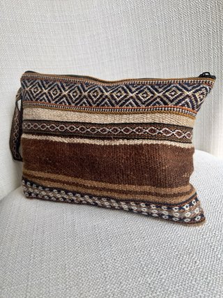 Neceser cartera andina de manta tejida a mano