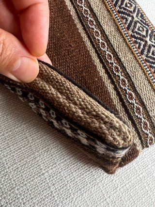 Neceser cartera andina de manta tejida a mano