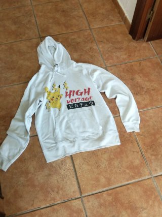 Sudadera Pikachu High Voltage
