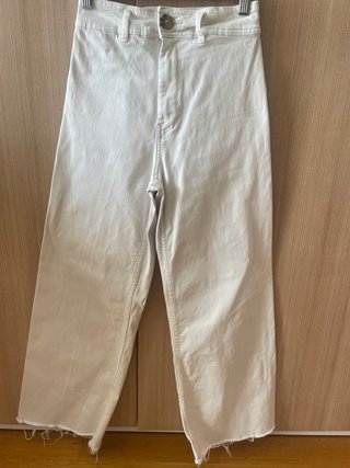 Pantalones beige anchos