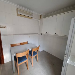 Mesa de cocina y 4 sillas