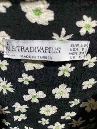 Falda pantalón estampado floral de Stradivarius
