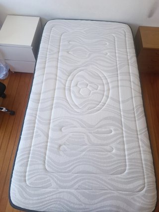 SOMIER DE 105 X 200 CM. COLCHON DE 105 X 190 CM