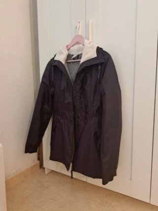 Chaqueta deportiva cortavientos color violeta