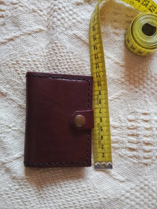 Cartera de Piel con Tarjetero y Monedero.
