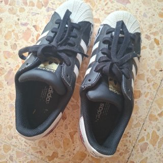 Zapatillas Adidas Superstar Negras y Blancas