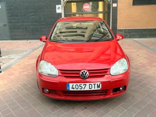 VENDO PERFECTO VOLKSWAGEN GOLF 1.6 GASOLINA 102CV