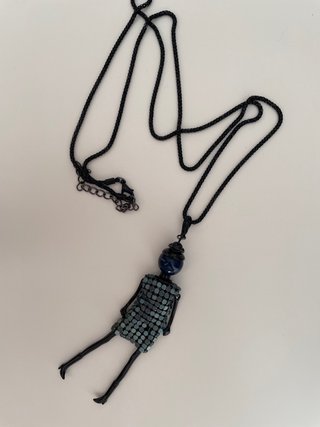 Colgante con figura decorativa