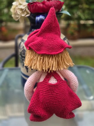 Muñeca Amigurumi Duende de Navidad