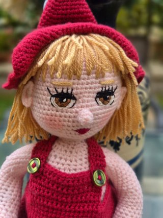 Muñeca Amigurumi Duende de Navidad