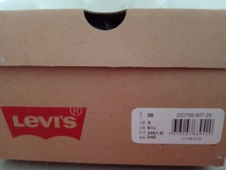 Zapatos Abotinados Marrones Levi's