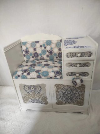 Mueble con Asiento y Cajones