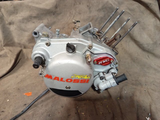 Motor AM6