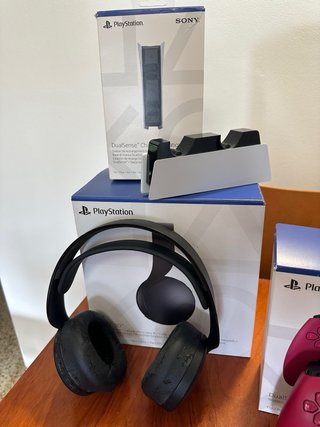 Consola PlayStation 5 (PS5) con accesorios