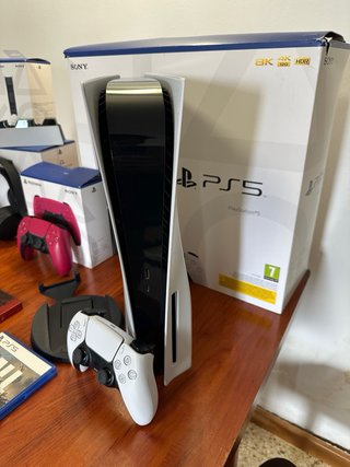 Consola PlayStation 5 (PS5) con accesorios