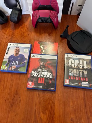 Consola PlayStation 5 (PS5) con accesorios