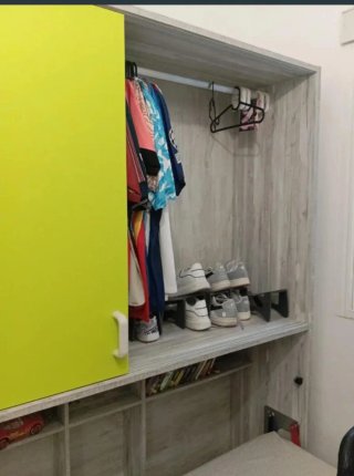 Cama y armario  con puerta corredera