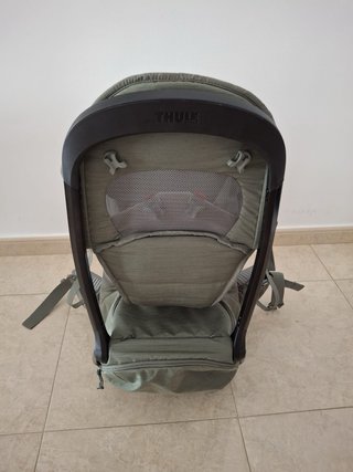Mochila Thule Sapling Verde con protector lluvia