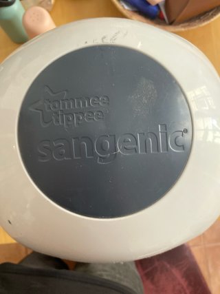 Se regala papelera para pañales Tommee Sangenic