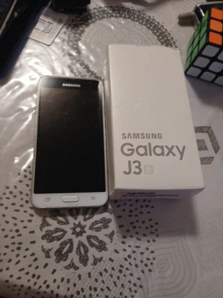 Samsung Galaxy J3 (2016) Blanco