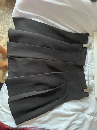 Falda Negra Plisada