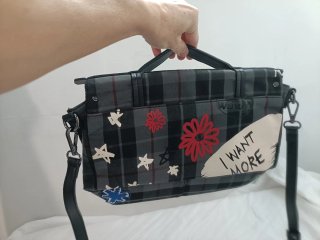 Bolso bandolera Desigual estampado.