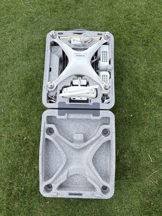 Dron DJI Phantom 4 con 2 Baterías