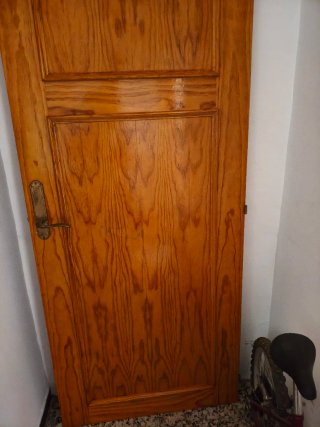 Puerta de madera interior