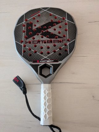 Pala de pádel Kombat Onyx Pro 2026