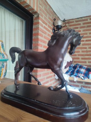 Caballo Decorativo de Bronce sobre Peana