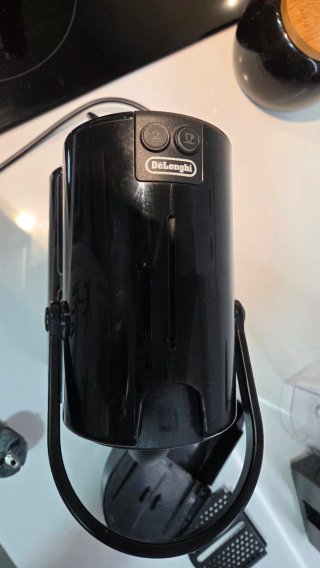 Cafetera Nespresso DeLonghi Inissia Negra