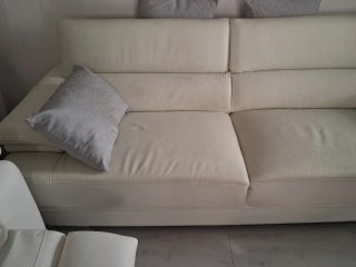 1 Divano in pelle bianco