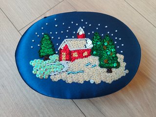 Scatola Ovale in Raso con Decorazione Natalizia