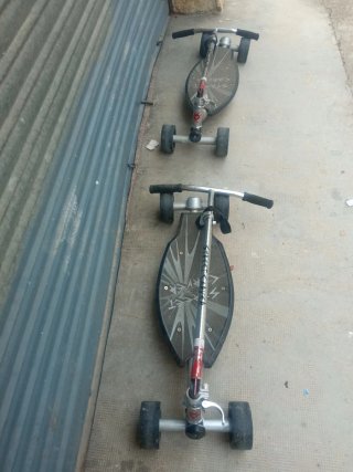 2 Patinetes Star Carver
