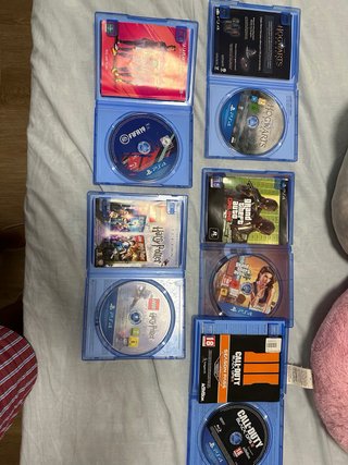 PlayStation 4 Slim + Mando + Juegos