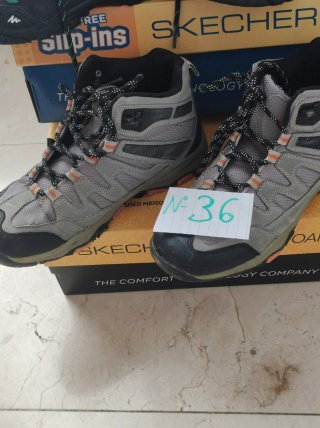 Botas de montaña y para nieve  infantiles