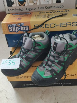 Botas de montaña y para nieve  infantiles
